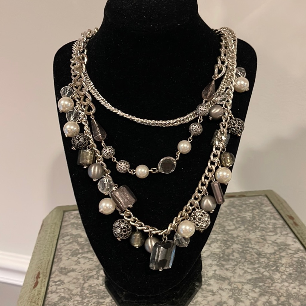 Costume Necklace Silver Tone With Pearl And Glass Bead Accents 16 In W/3 In Ext